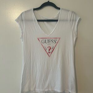 Guess Fitted White and Pink Short Sleeve Tee size XL
